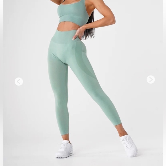 [l] NVGTN NWOT Sage Green Seamless Contour Leggings Fitted Compression Women’s - Picture 2 of 16